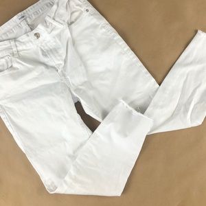 Fitted Kenzie White Capri Jeans